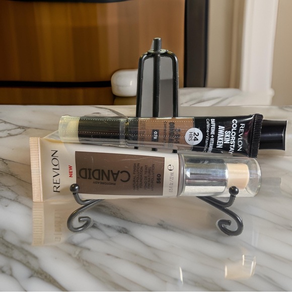 Revlon Foundation & Concealer •Mocha - Picture 9 of 9